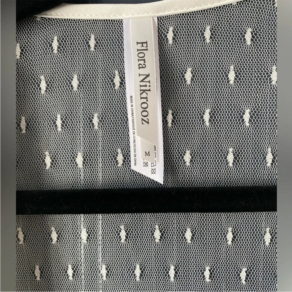Robe - Picture 6 of 6